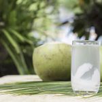5 lý do bạn nên uống nước dừa ngay hôm nay